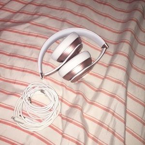 Beats Solo 3- Rose Gold🤩🌸